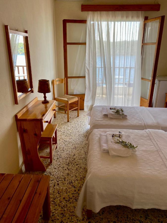 Blue Bay Hotell Milina Exteriör bild